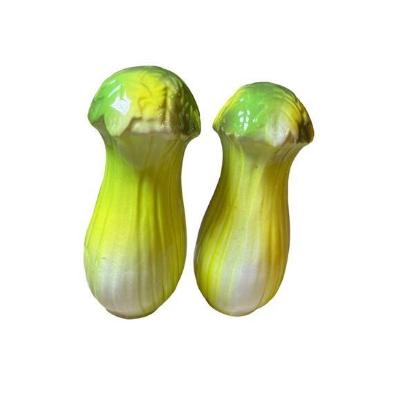 Vintage Celery Salt  and Pepper Shaker Set - Picture 4 of 11